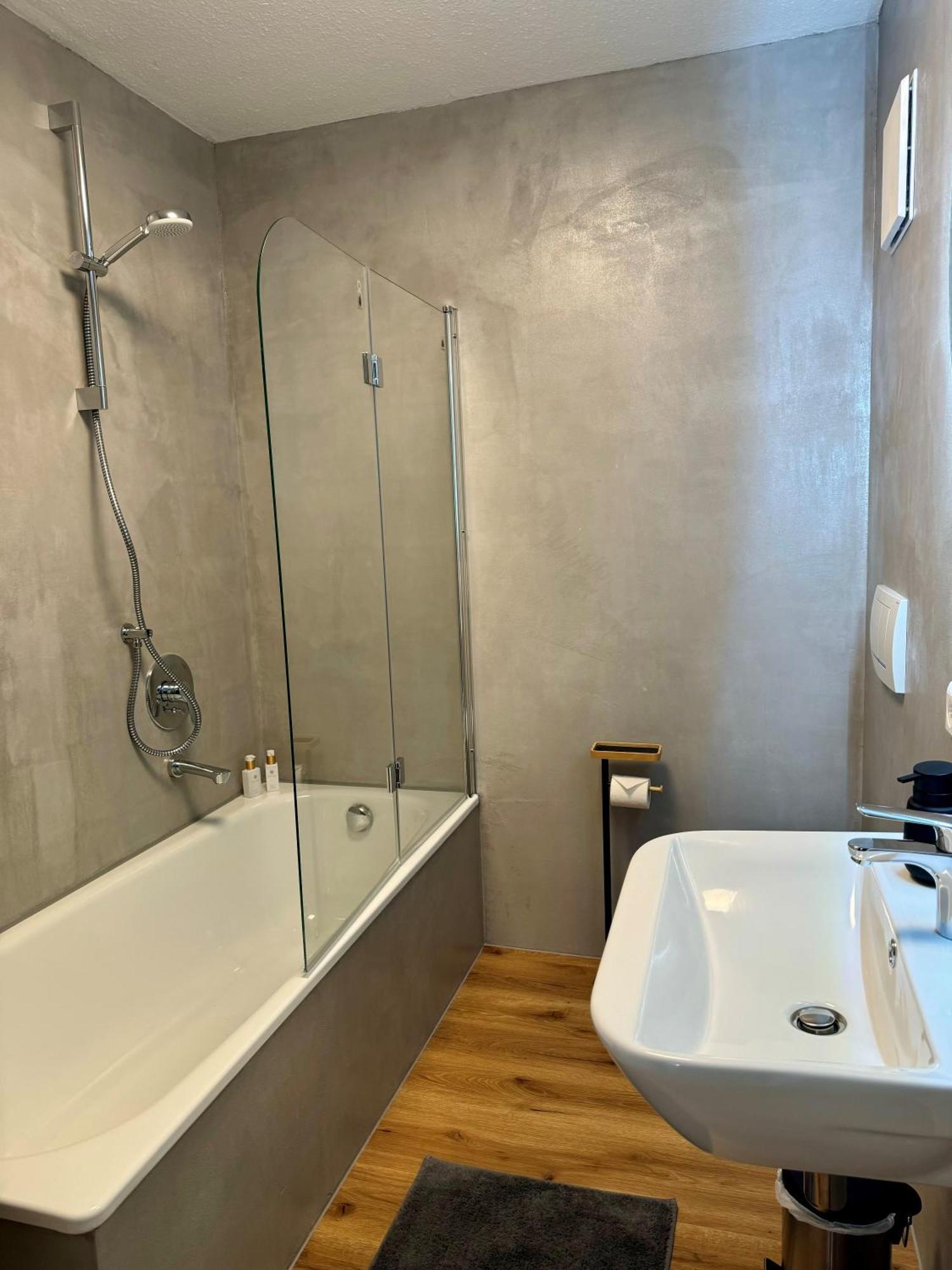 Traumhafte Wohnung Am Stadtbrunnen Der Altstadt フレンドルフ エクステリア 写真