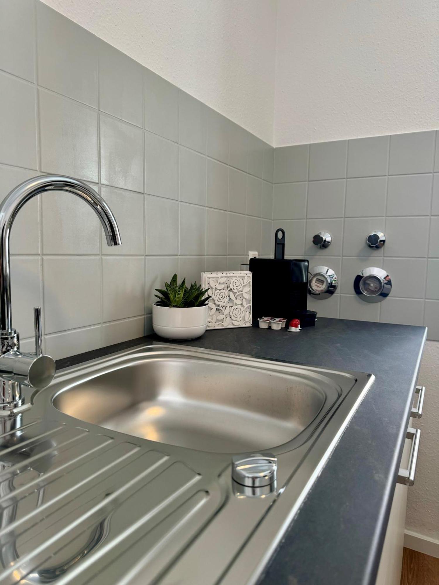 Traumhafte Wohnung Am Stadtbrunnen Der Altstadt フレンドルフ エクステリア 写真